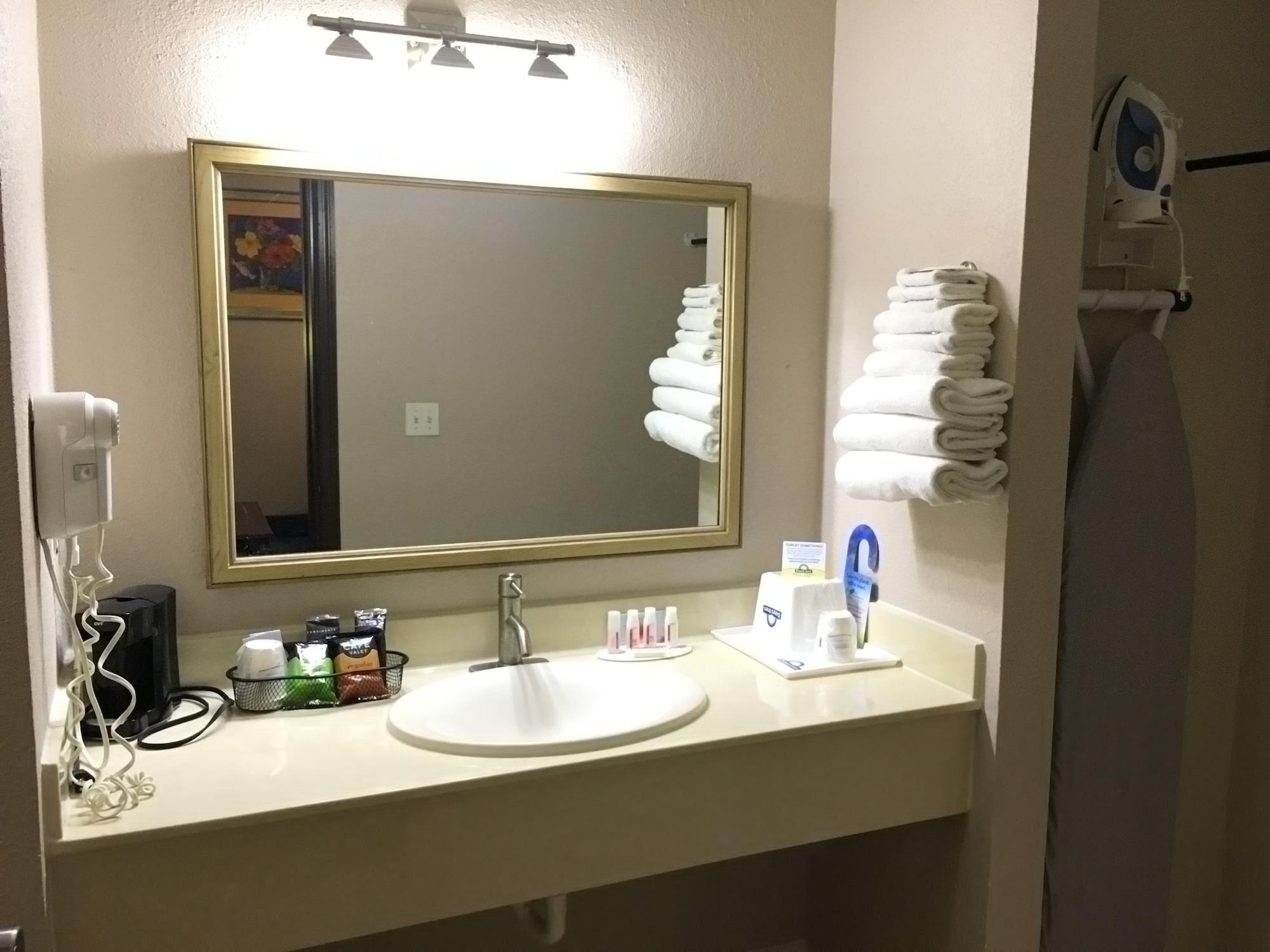 Days Inn & Suites By Wyndham Tampa - Ybor City Εξωτερικό φωτογραφία