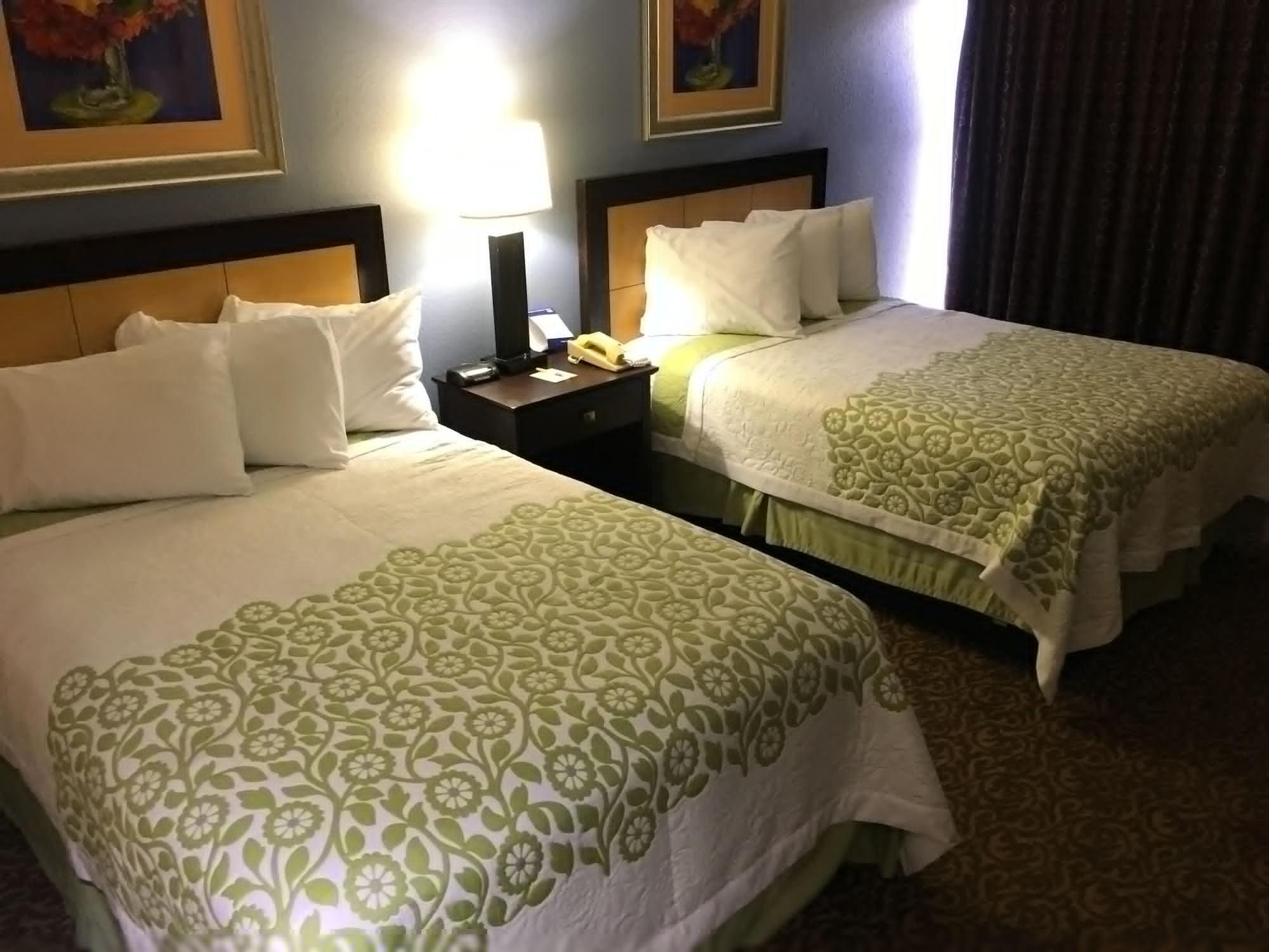 Days Inn & Suites By Wyndham Tampa - Ybor City Εξωτερικό φωτογραφία