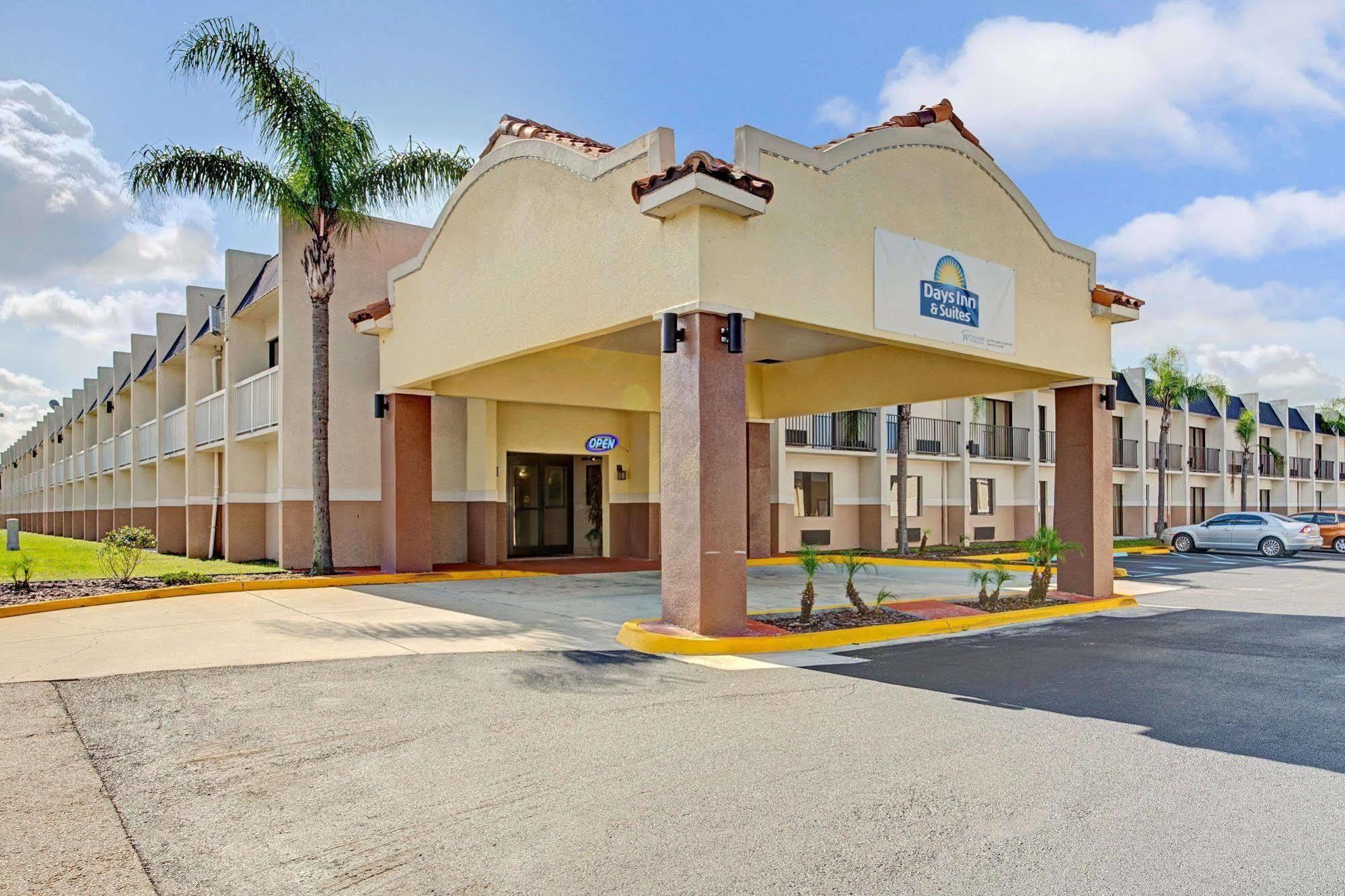 Days Inn & Suites By Wyndham Tampa - Ybor City Εξωτερικό φωτογραφία