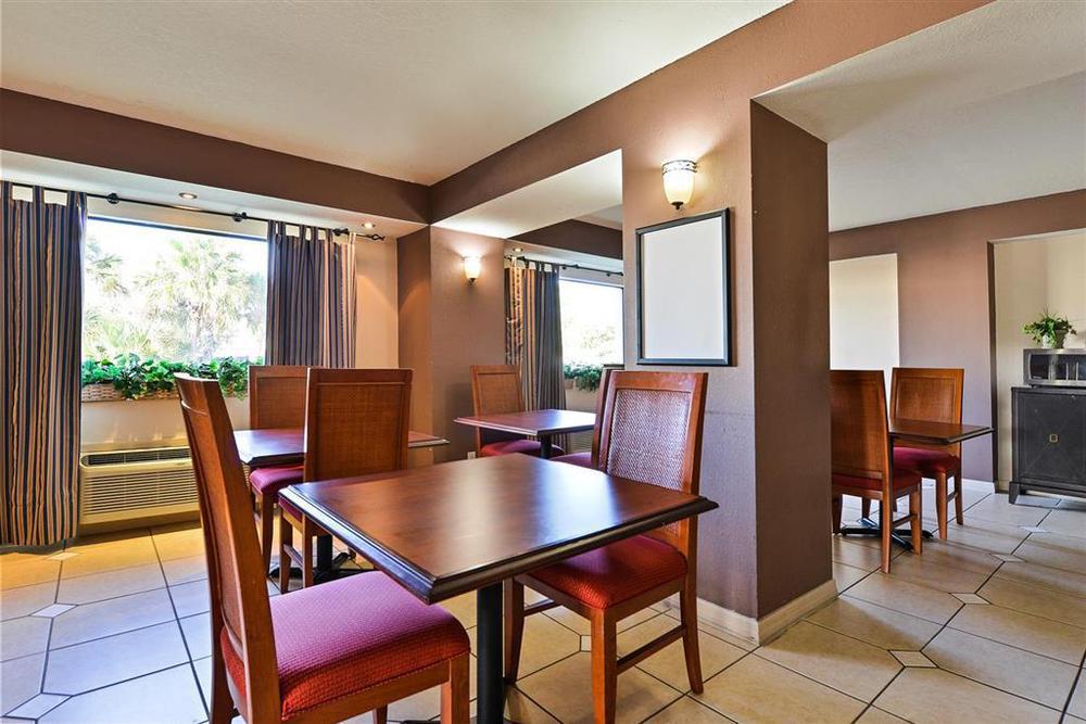 Days Inn & Suites By Wyndham Tampa - Ybor City Εστιατόριο φωτογραφία